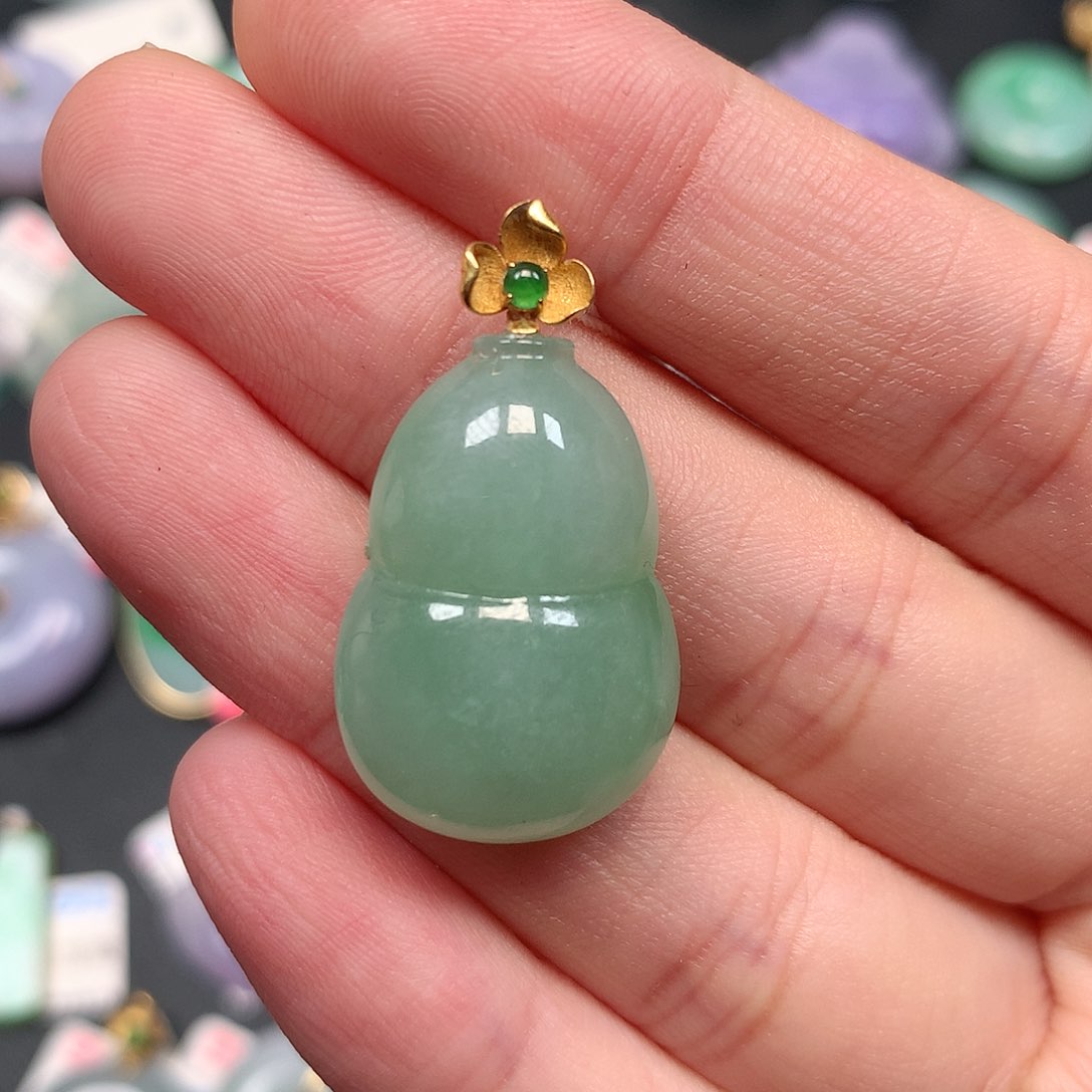 颈饰18K金镶嵌翡翠翡翠吊坠