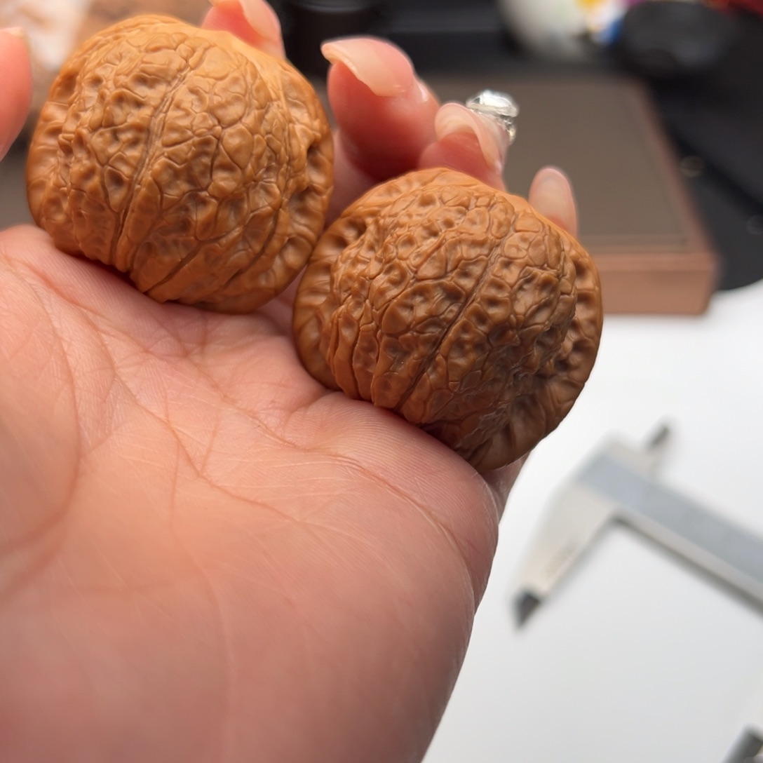 文玩核桃吊坠血麒麟38