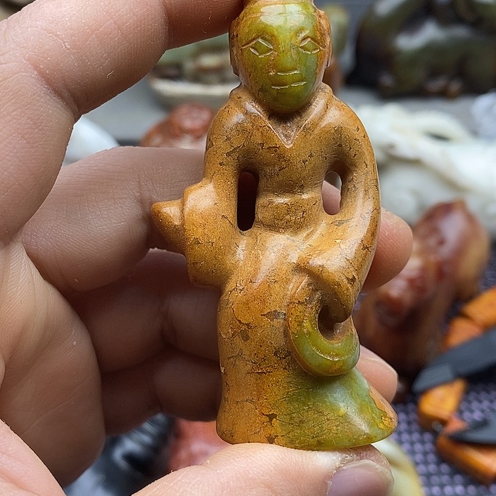 未镶嵌蛇纹石玉颈饰