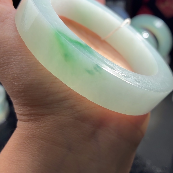 念***旧未镶嵌翡翠手镯定制翡翠