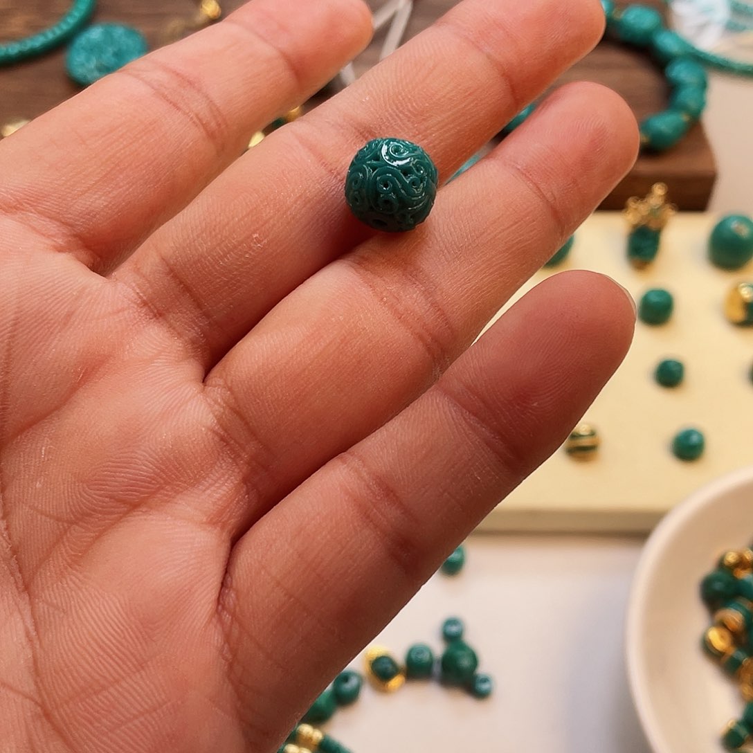 绿松石颈饰未镶嵌