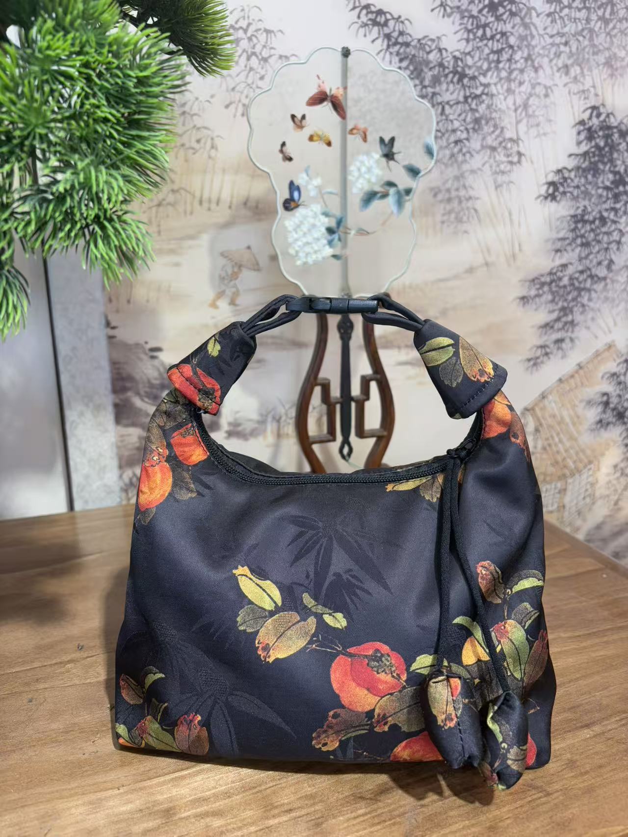 江南  2025斜挎包时尚可调节民族风布包碎花手提款包