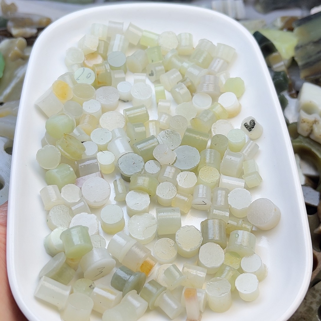 未镶嵌和田玉（糖玉）珠宝奇石