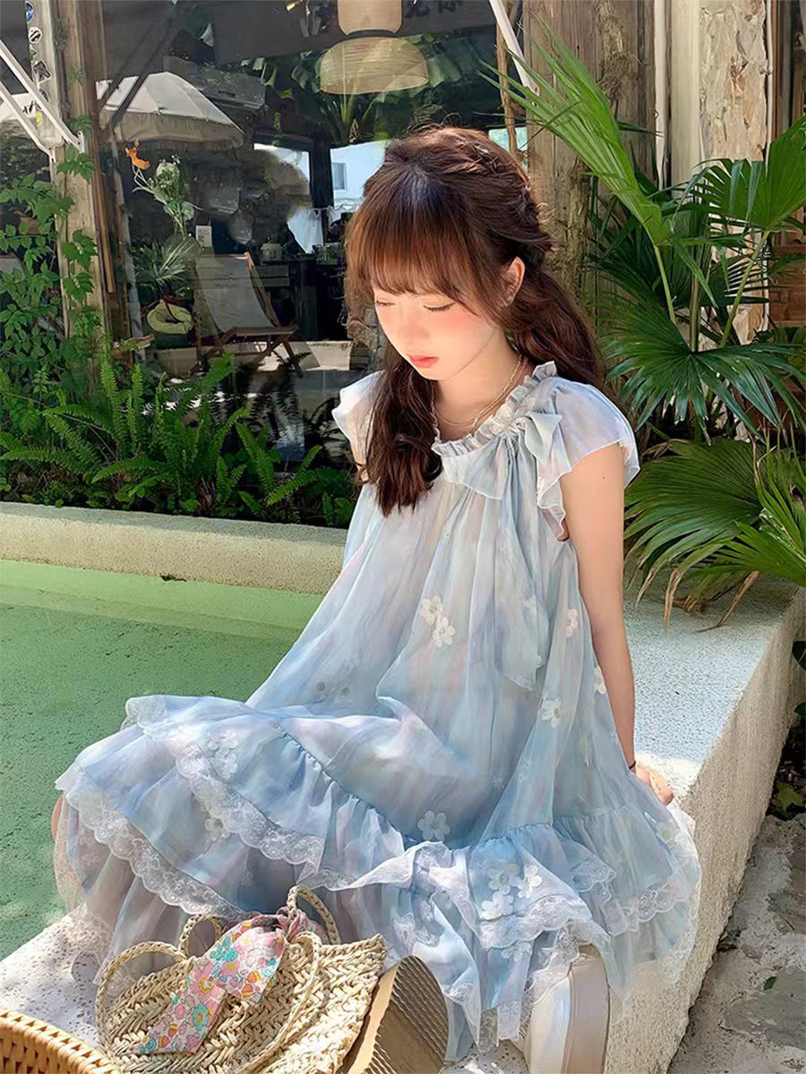 【林  夏季欧若风法式清新甜美黄黑皮显白连衣裙度假风初恋白裙女