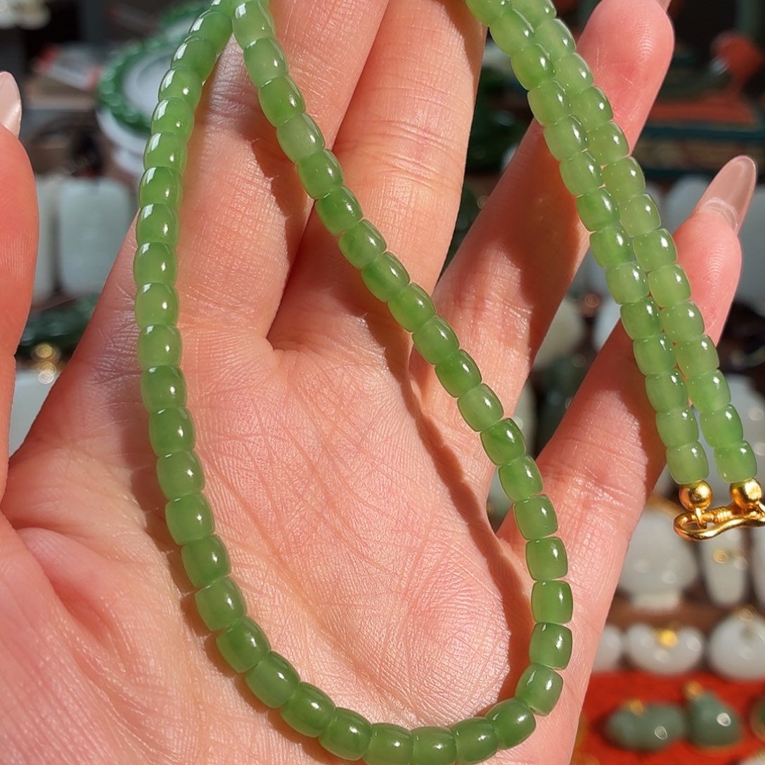 j***a和田玉未镶嵌颈饰