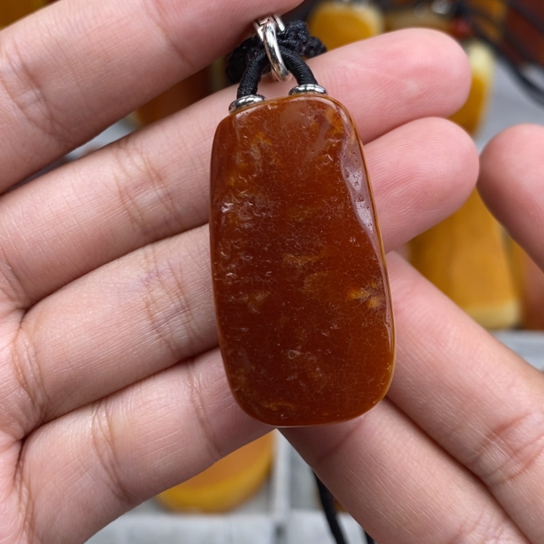 琥珀吊坠(赠链)未镶嵌