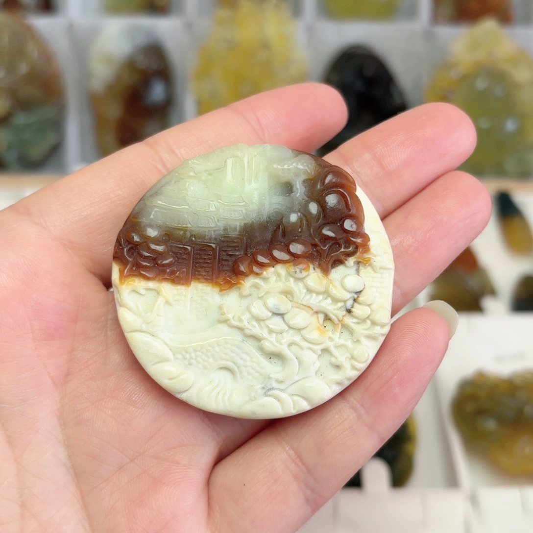 未镶嵌蛇纹石玉吊坠(不含链)