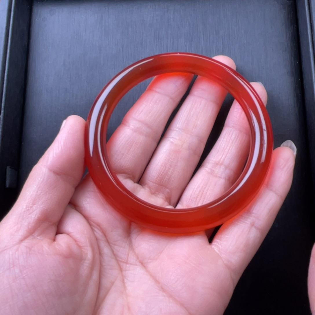 玛瑙/玉髓手镯未镶嵌梧**落