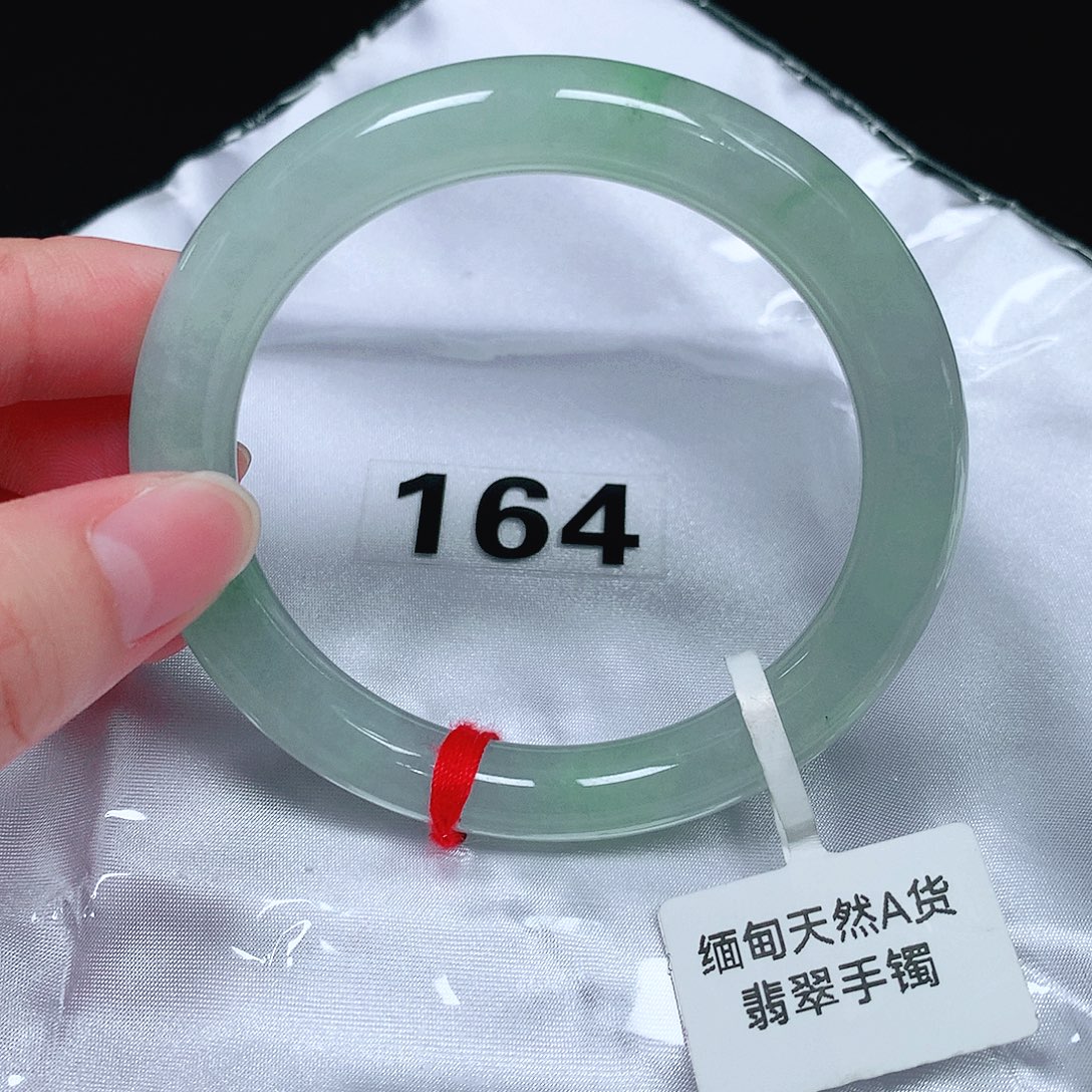 未镶嵌手镯（圆镯）翡翠