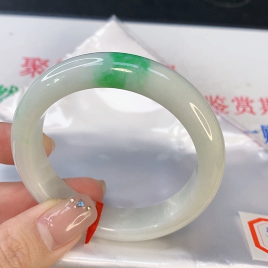 翡翠手镯未镶嵌天然翡翠A货092