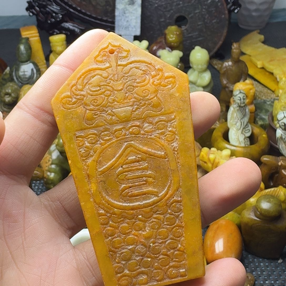 白玉菩提吊坠。。。