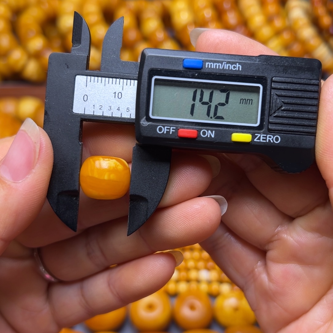 蜜蜡未镶嵌吊坠(不含链)