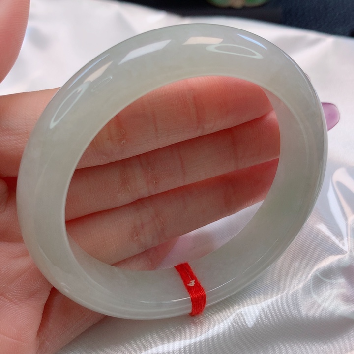 翡翠手镯未镶嵌53圈