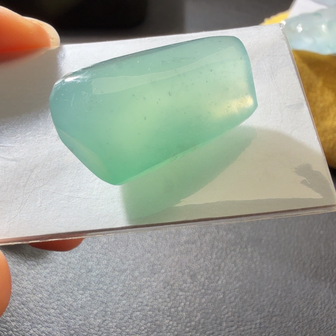 翡翠未镶嵌颈饰珠光宝气