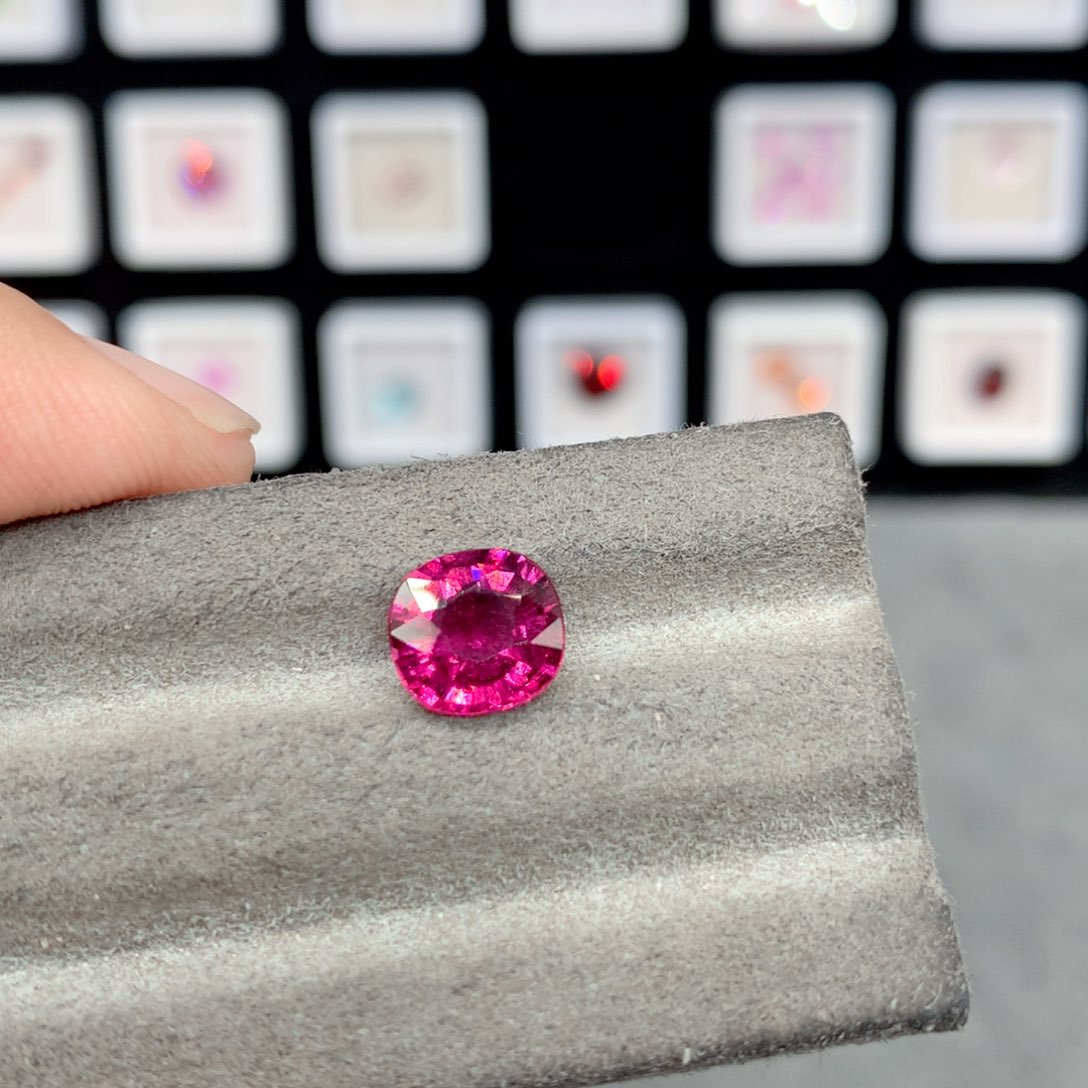 碧玺裸石未镶嵌1.83克拉