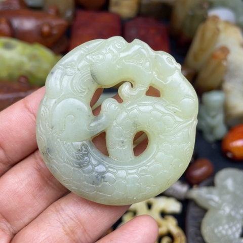 蛇纹石玉未镶嵌颈饰14