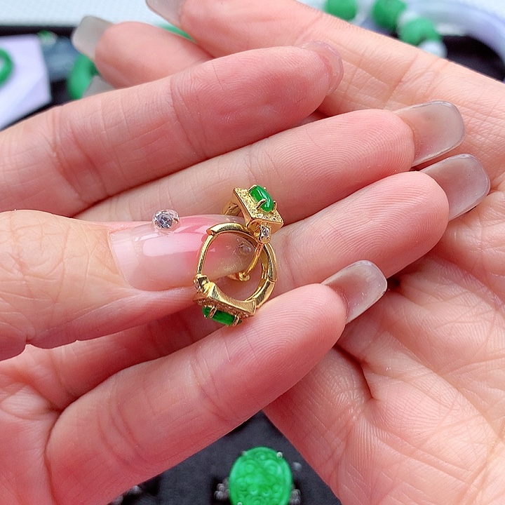 翡翠颈饰银S925镶嵌翡翠