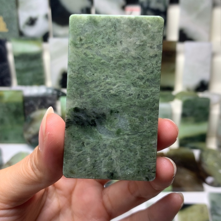 独山玉未镶嵌颈饰