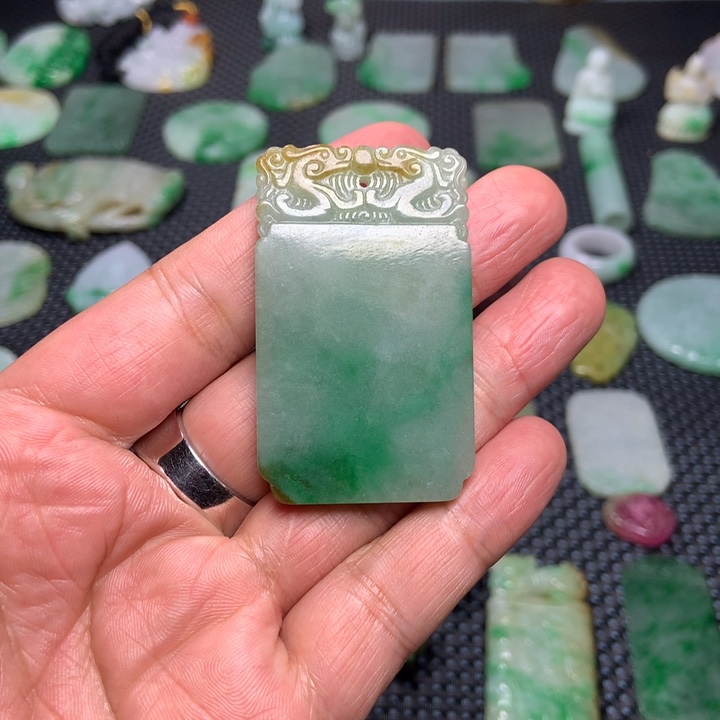 翡翠挂件未镶嵌船*