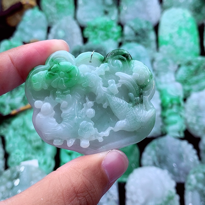 吊坠(不含链)未镶嵌翡翠