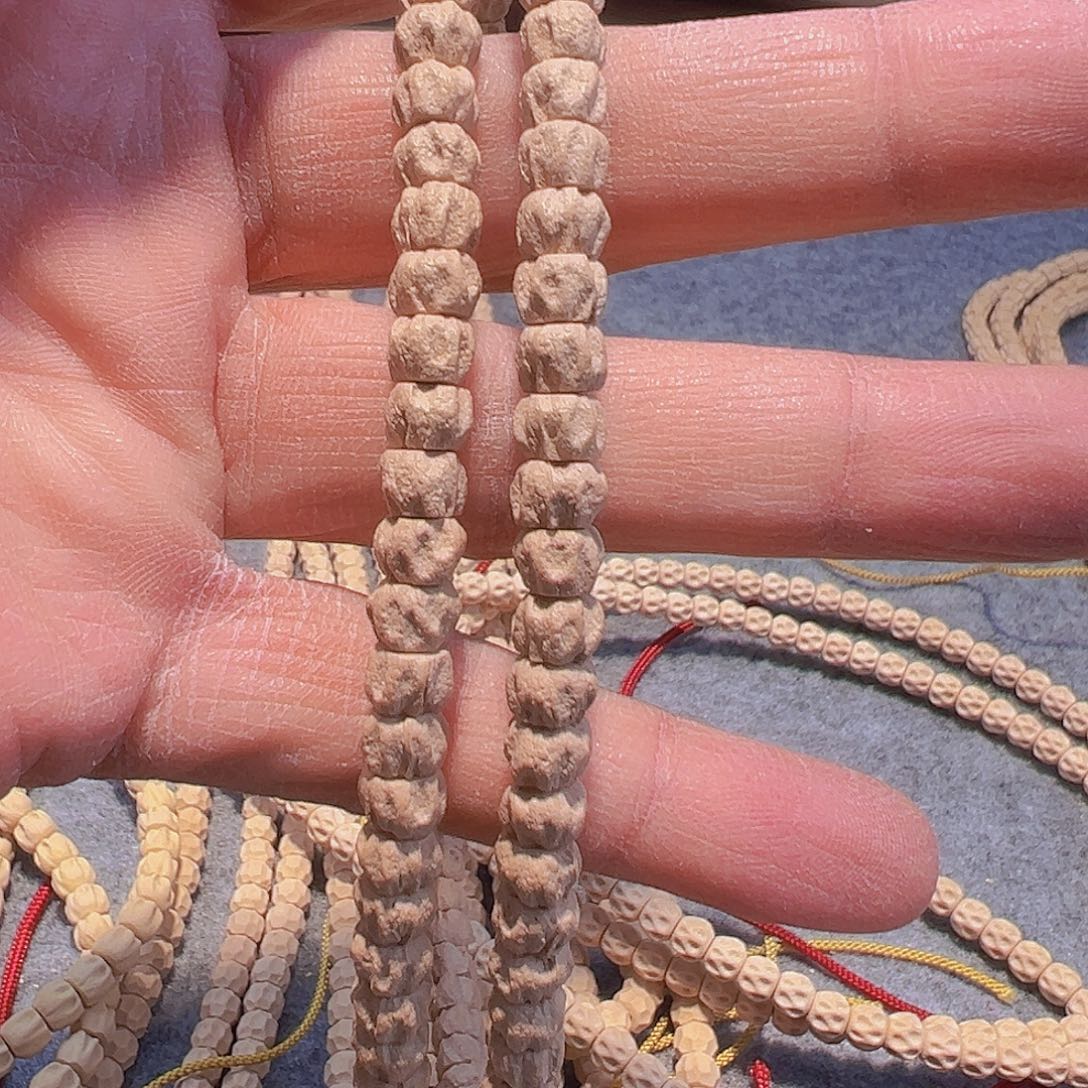 若***离柏香籽/百香籽吊坠