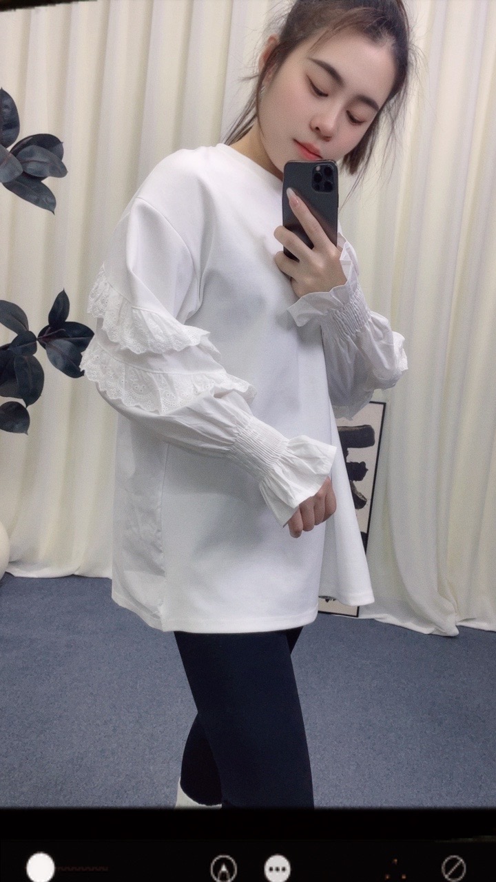 韩系秋冬新款设计感花苞袖蕾丝拼接大T恤女时尚洋气宽松上衣