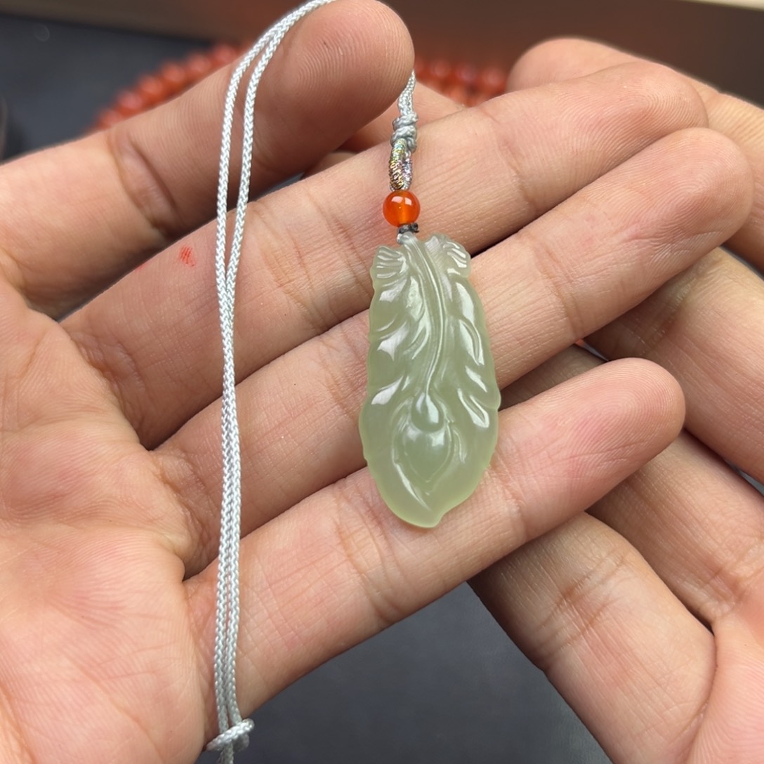 和田玉颈饰未镶嵌多样性凤凰的羽毛