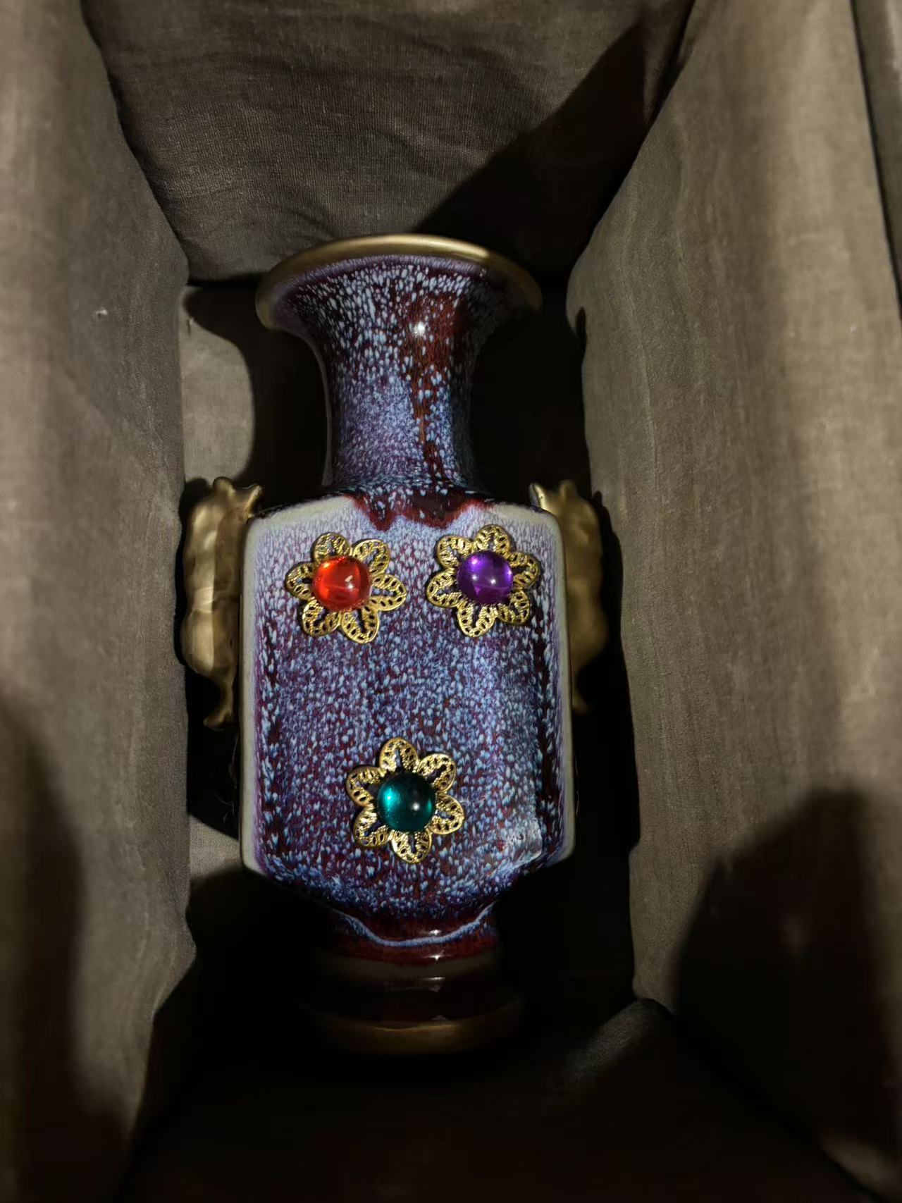 四方红钧瓷一个[一直播间实物为准]