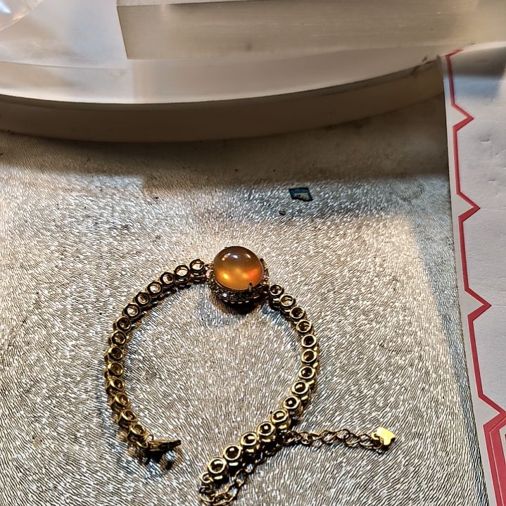 余***石英岩玉未镶嵌戒面