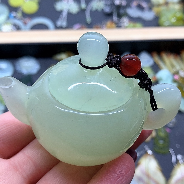 蛇纹石玉手把件未镶嵌