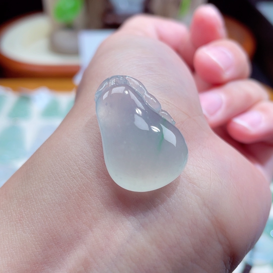 翡翠颈饰未镶嵌瓜