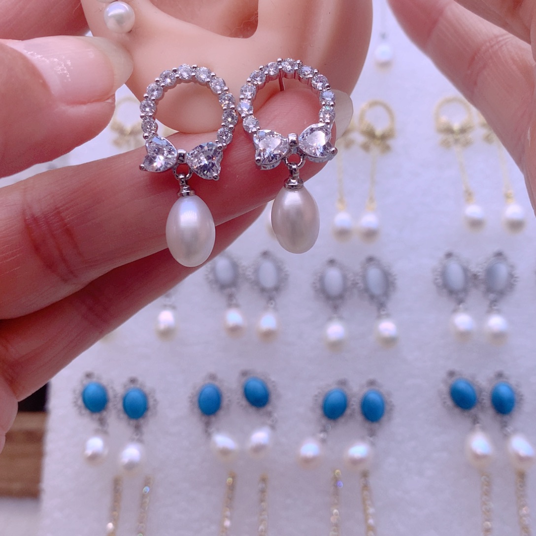 淡水珍珠合金耳饰