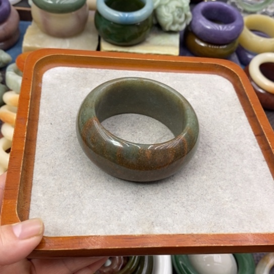 石英岩玉未镶嵌手饰