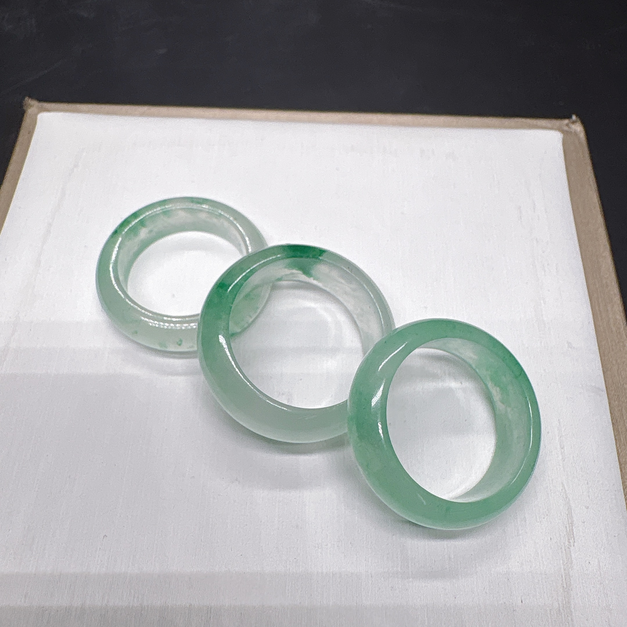 非洲翠冰飘花戒圈一枚（多样性发其一）