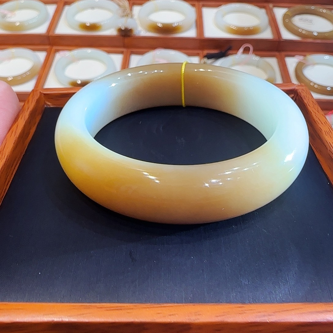 和田玉手镯未镶嵌且末天地糖52 53 54