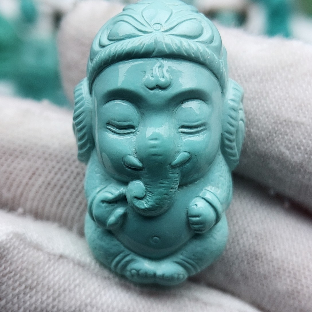 绿松石颈饰未镶嵌