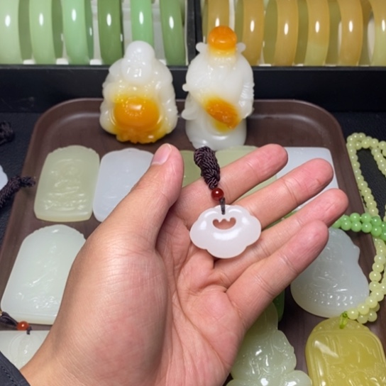 和田玉未镶嵌吊坠(不含链)