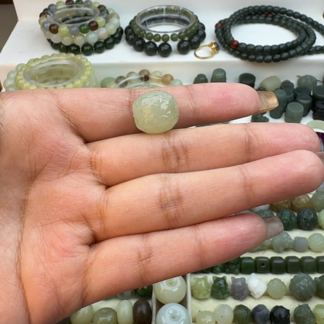 奕***和田玉未镶嵌珠宝半成品和田玉白晴莲花老型15-16