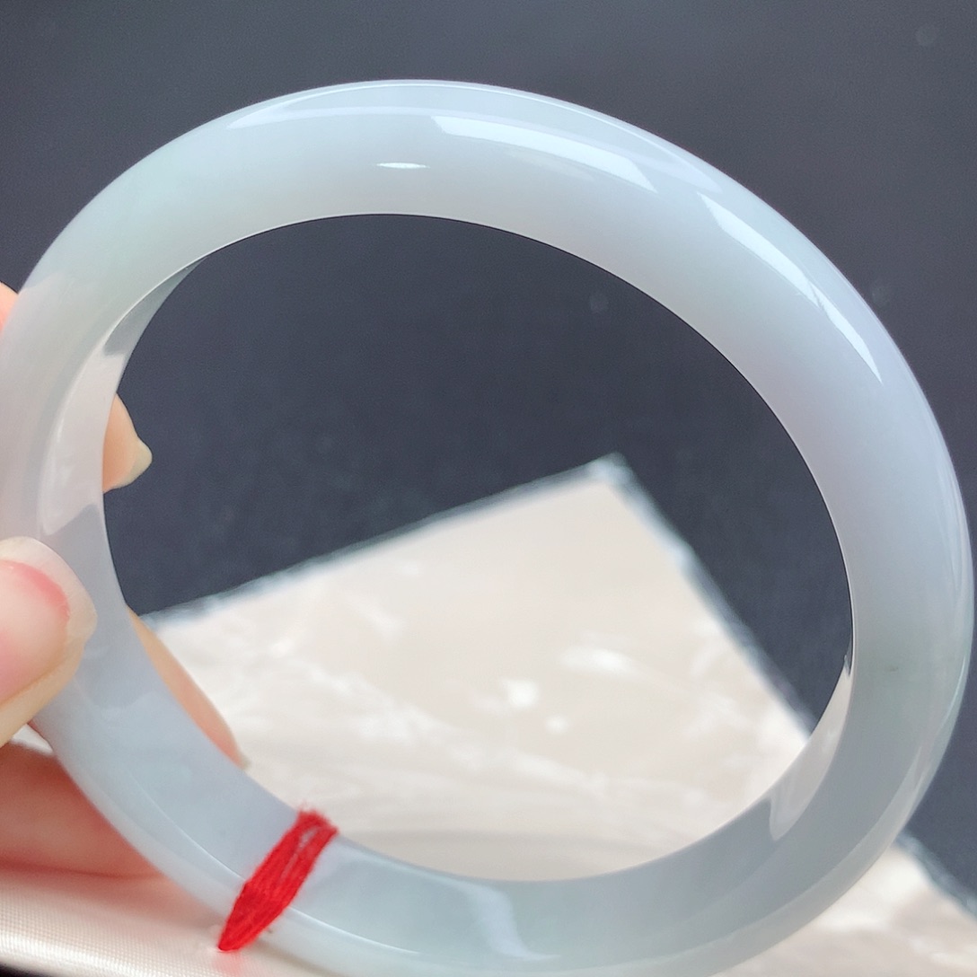 翡翠手镯未镶嵌65圈口