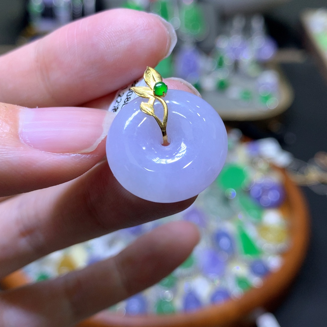 【闪购商品】翡翠颈饰18K金镶嵌翡翠吊坠项链