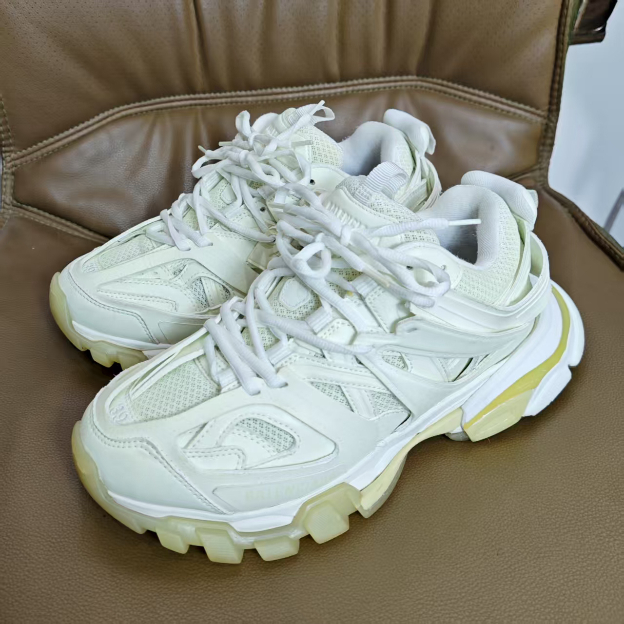 95新 Balenciaga/巴黎世家 track纯白水晶底老爹鞋 39码 无盒