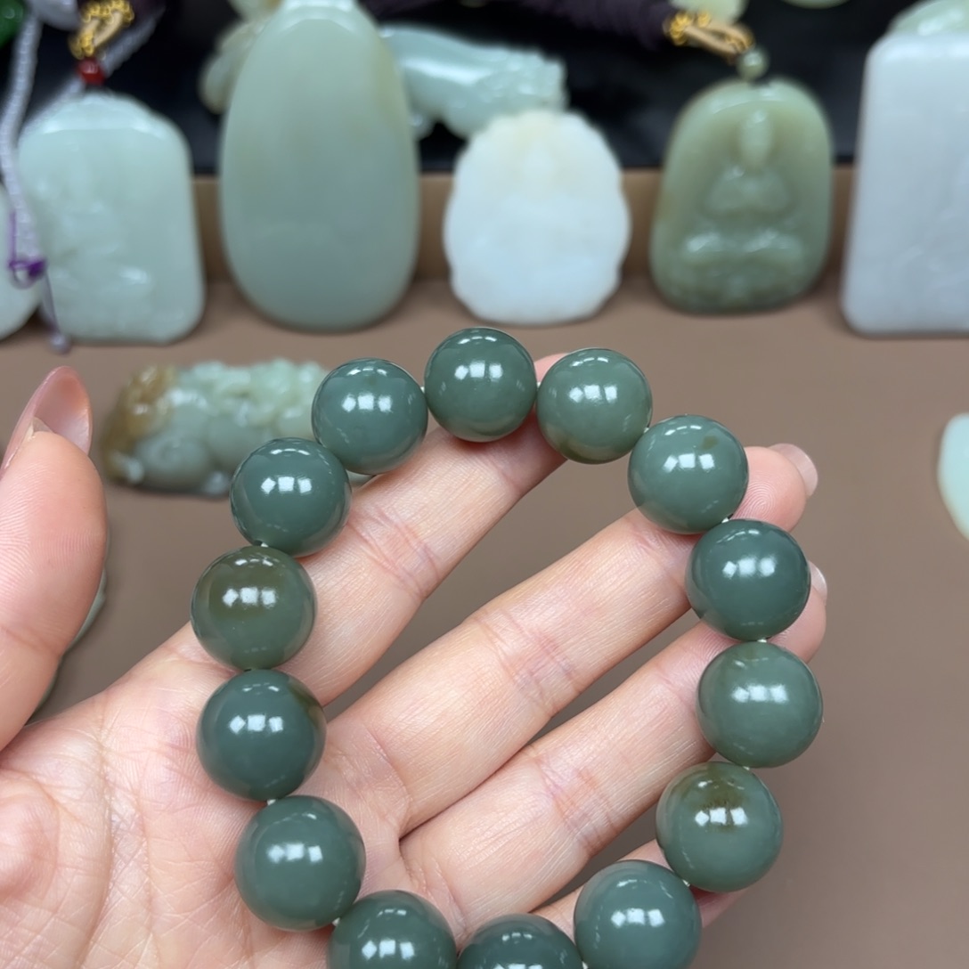 未镶嵌和田玉手链