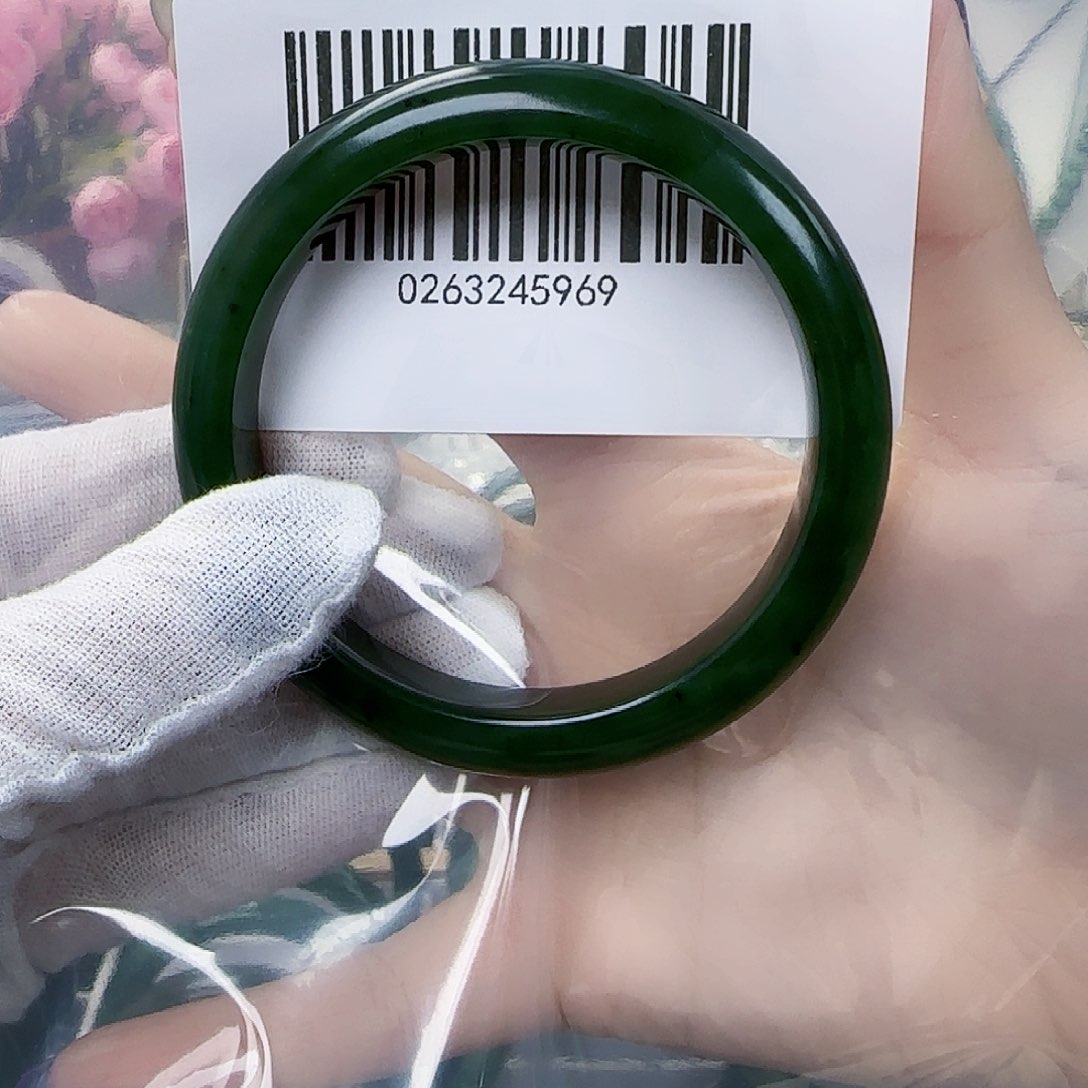 和田玉（碧玉）手镯未镶嵌61包容