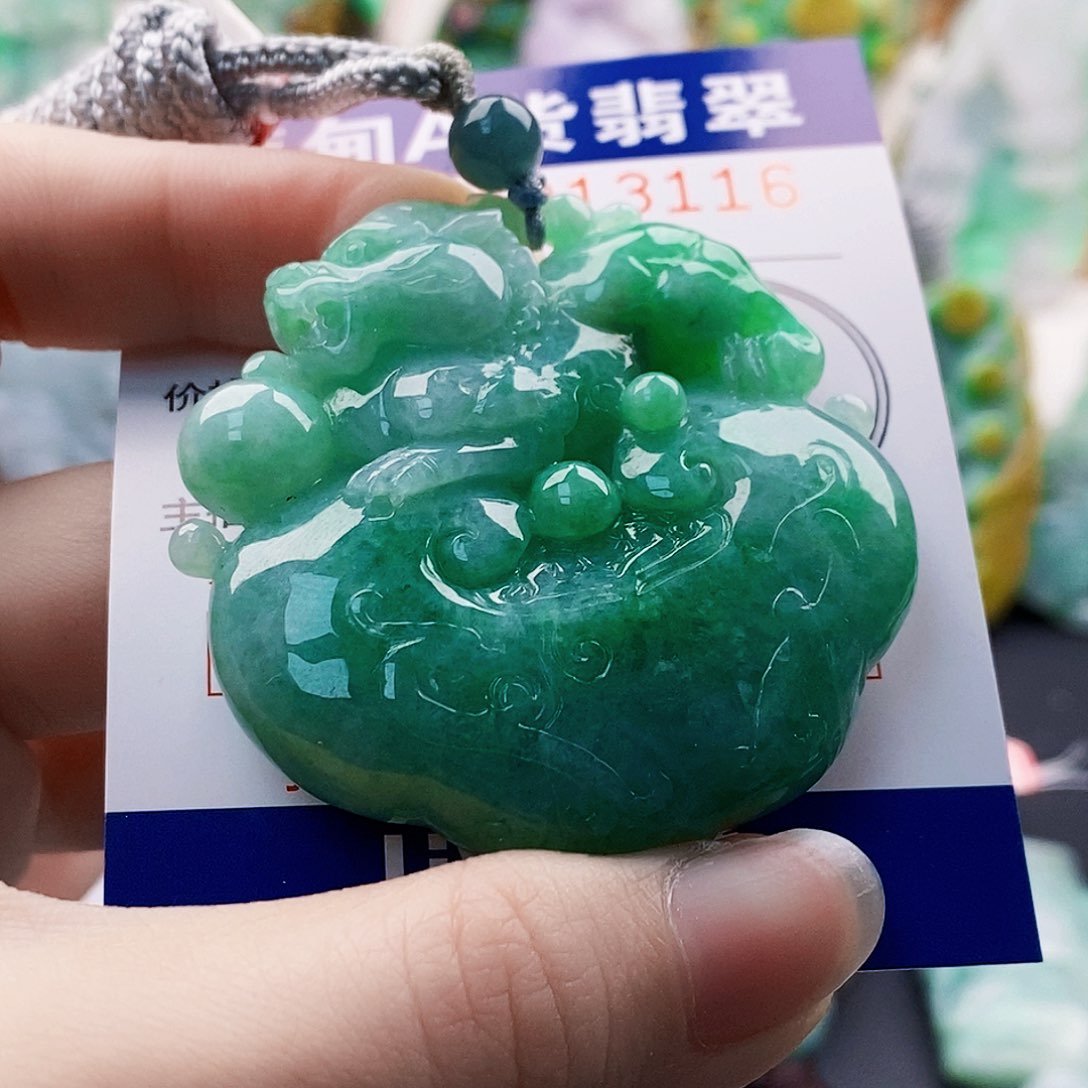 吊坠(不含链)未镶嵌翡翠
