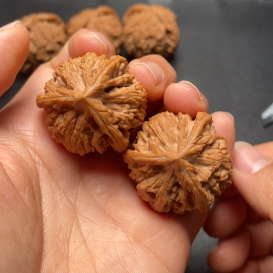 【闪购商品】把件文玩核桃文山………