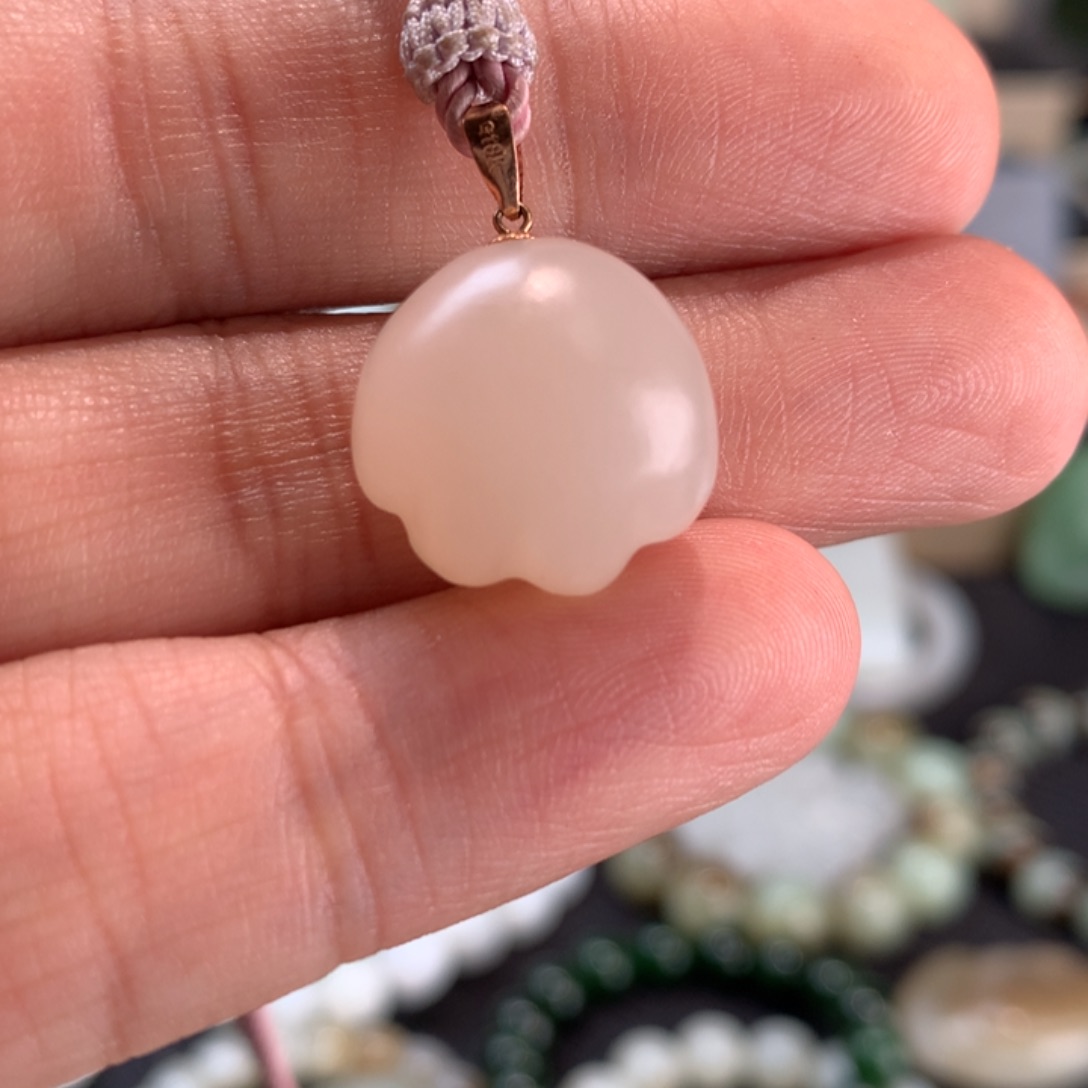 雷****和田玉未镶嵌颈饰