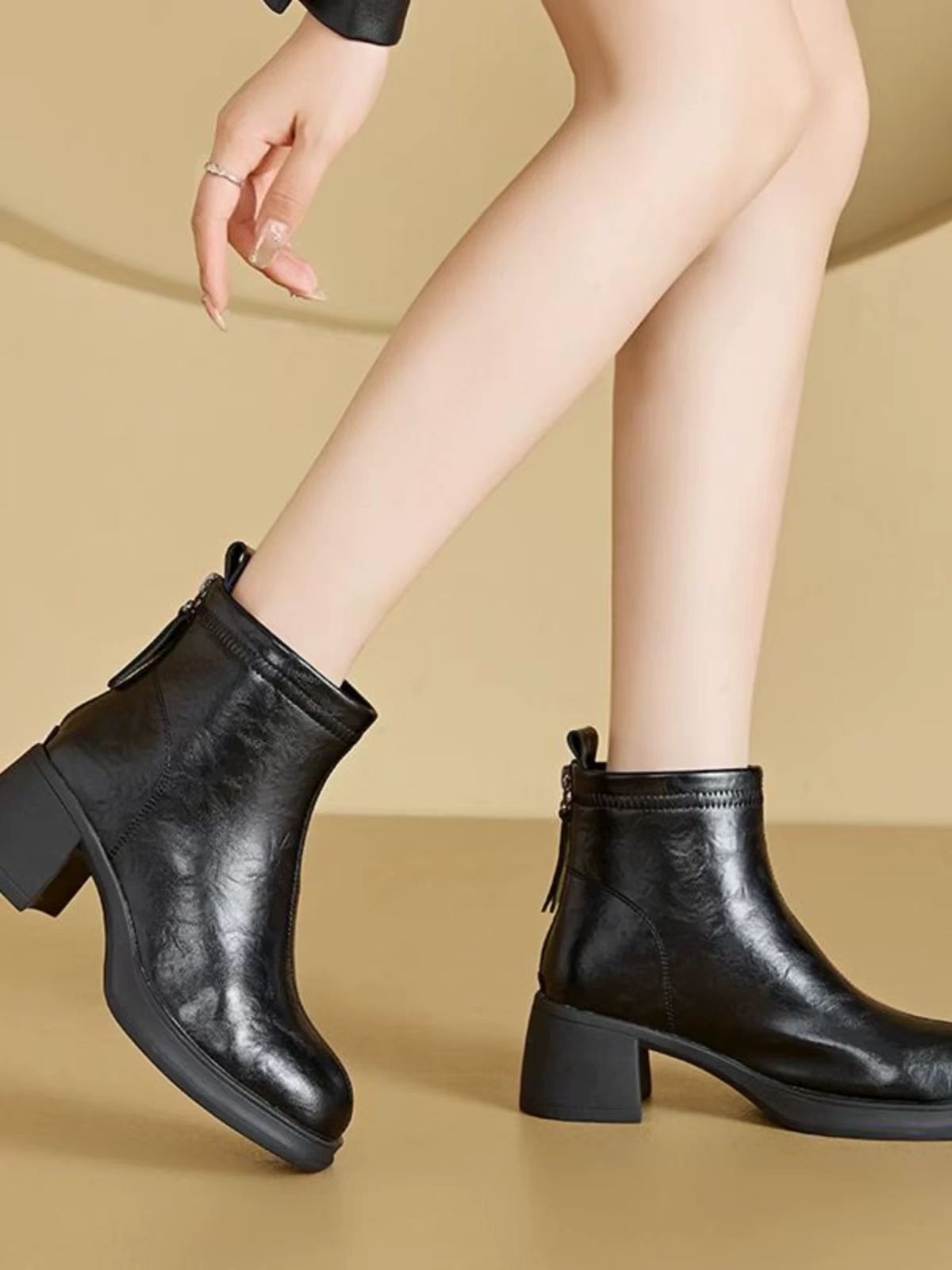 粗跟马丁靴高跟时尚瘦瘦靴方头厚底女单靴冬季中跟