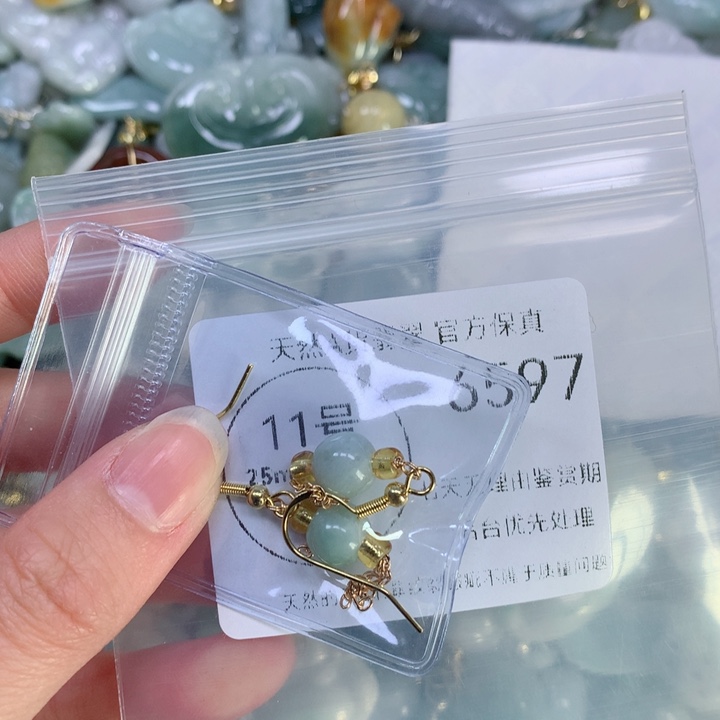翡翠颈饰9K金镶嵌翡翠