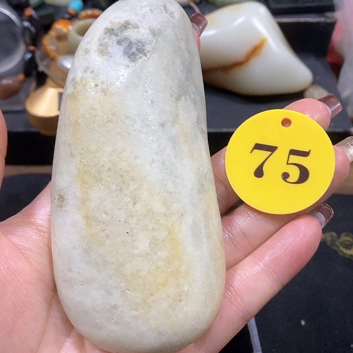 未镶嵌和田玉（糖玉）挂件