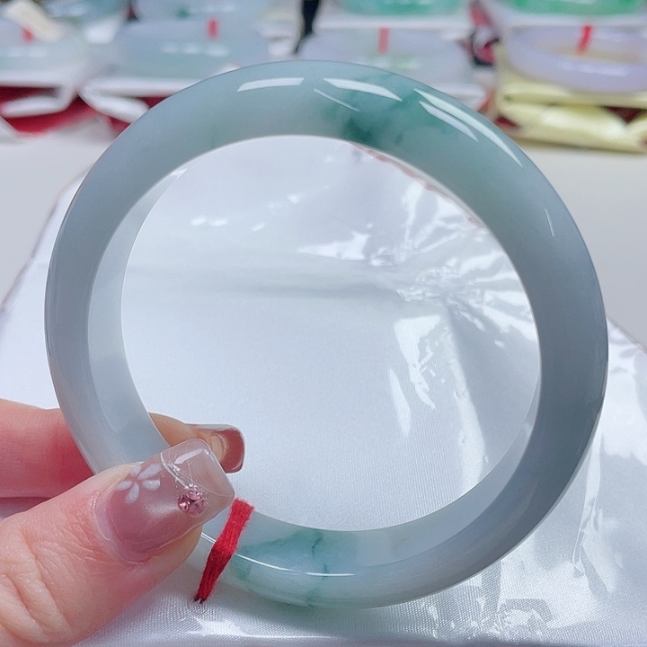 翡翠手镯未镶嵌缅甸61-62-63圈口完美飘花